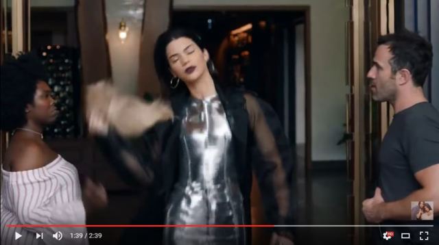 model ditches blond wig fals self and hands it to black girl